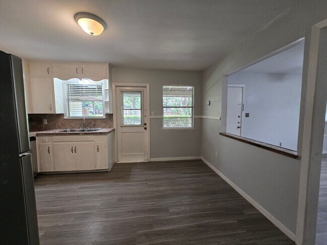 Building Photo - 4708 Red River St