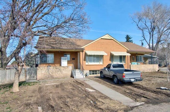 Building Photo - 2916 S Fisher Cir