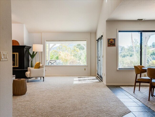 Building Photo - 271 Twin Ridge Dr