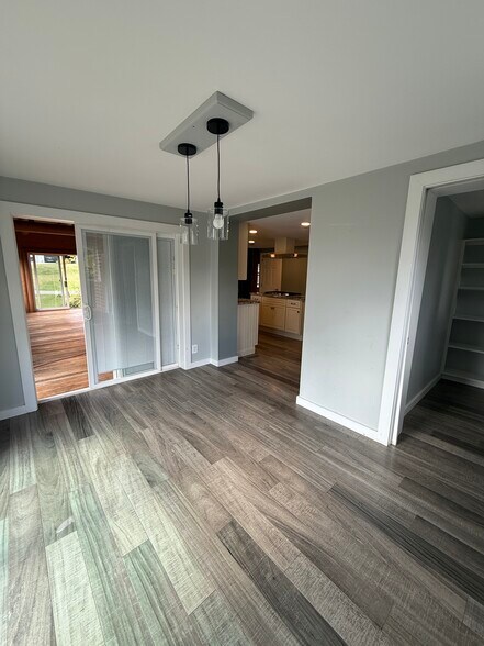 Building Photo - 40 W Quasset Rd