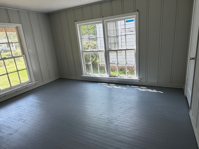 Building Photo - 2810 Morningside Dr