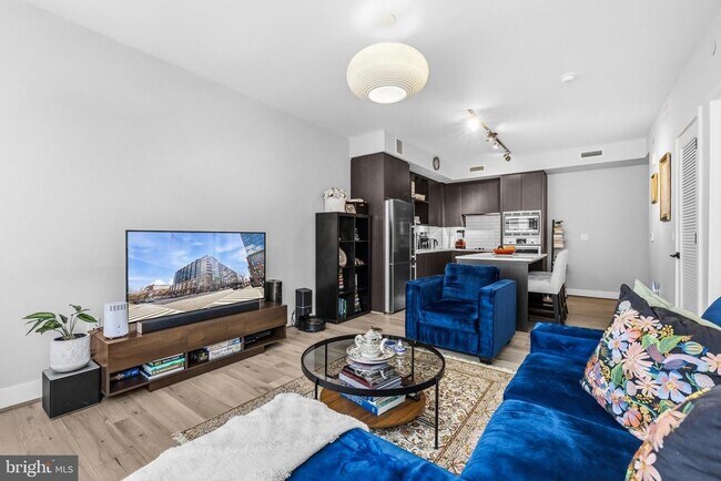 Building Photo - 1300 4th St SE