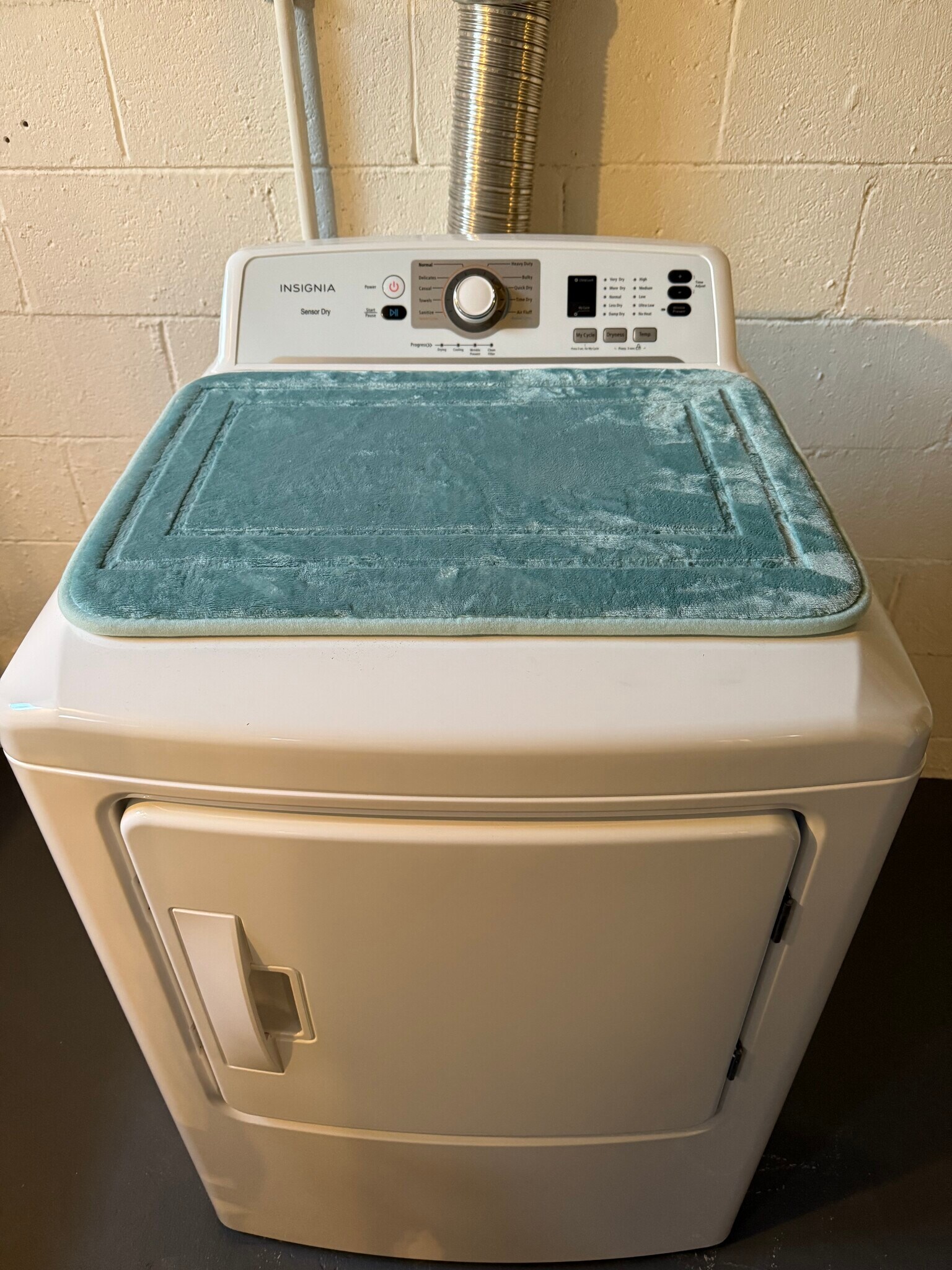 Building Photo - 2416 Medford Rd