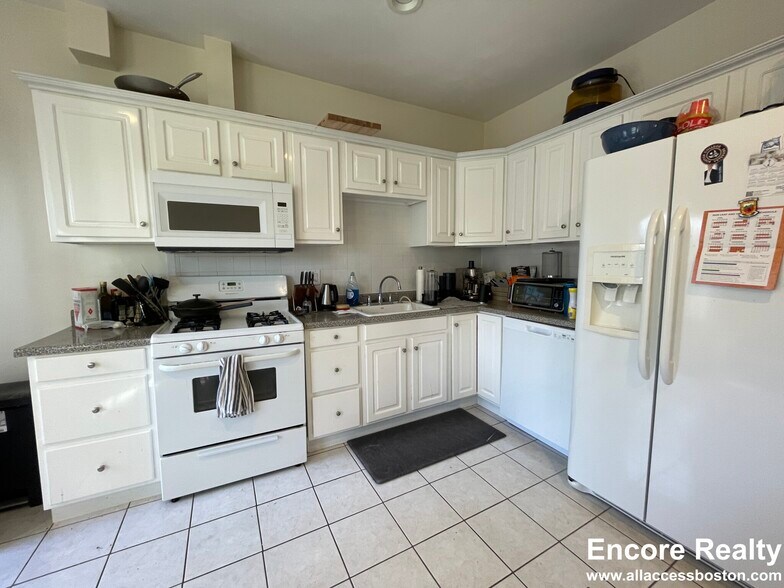 Building Photo - 56 Hobson St