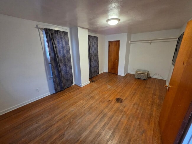 Building Photo - 218 W Horner St