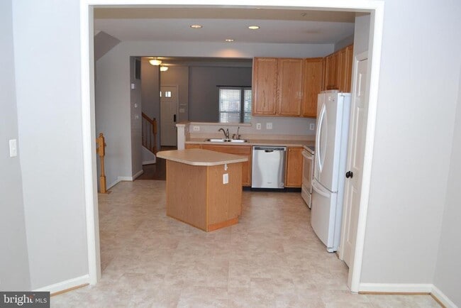 Building Photo - 1725 Emory St