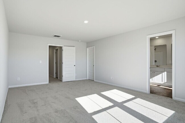 Building Photo - "Brand New 3-Bed Home with 2.5 Baths on Tiliwa Street – Your Summerville Sanctuary Awaits!"