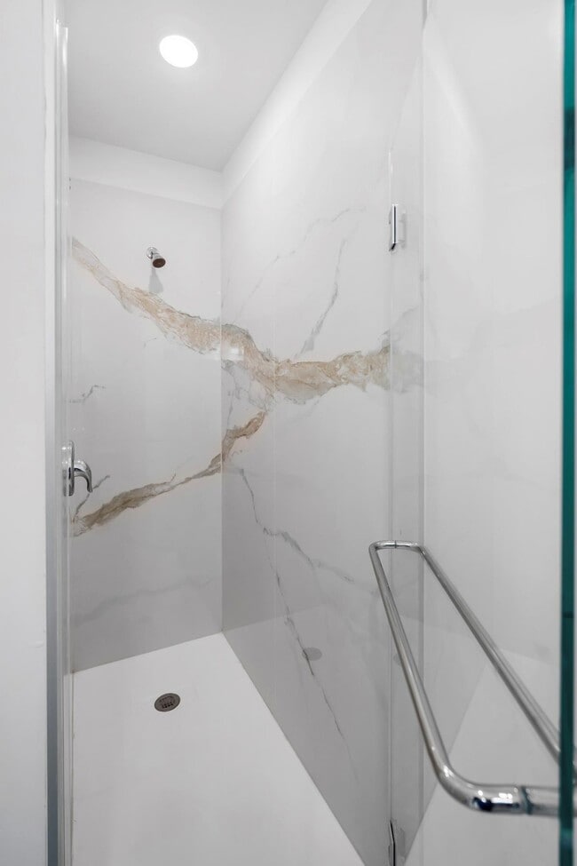 Building Photo - 50-52 Easton Ave