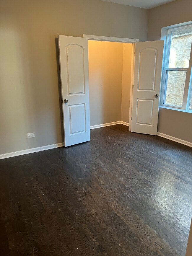 Building Photo - 4209 W Jackson Blvd