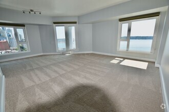 Building Photo - Stunning Belltown Penthouse w/ Ocean Views