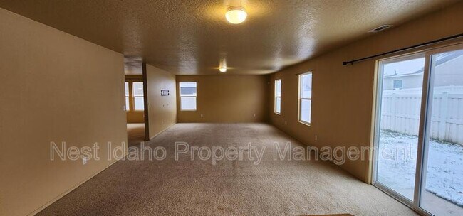 Building Photo - 164 E Linmar Dr
