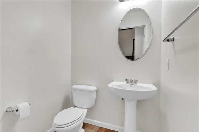 Building Photo - 305 Broadstone Dr