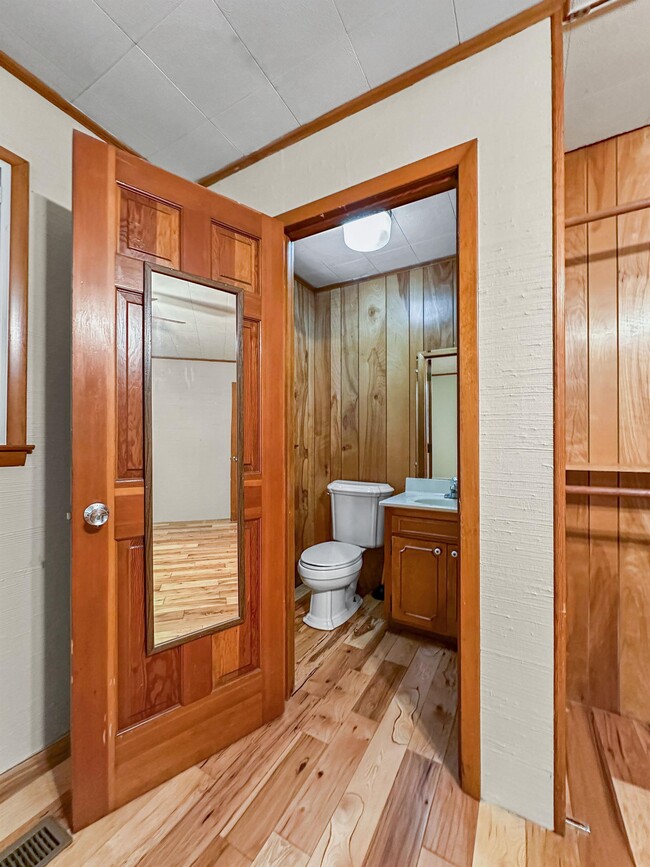 Building Photo - 8835 Tallow Tree Rd