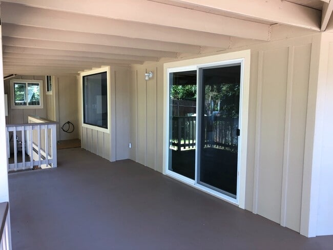 Building Photo - 5128 Lower Honoapiilani Rd