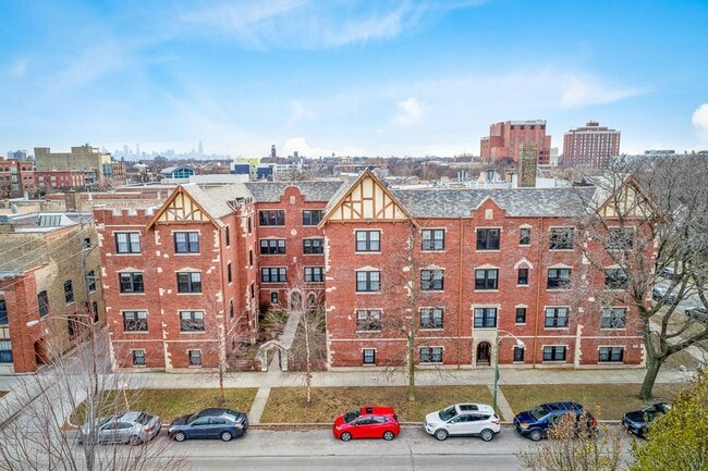 Building Photo - 1831 W Leland Ave