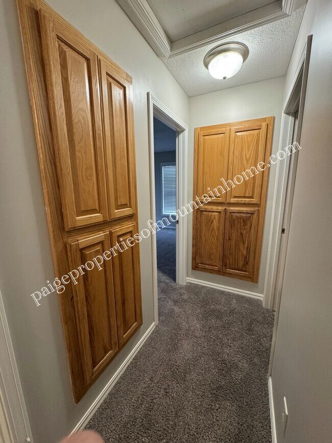 Building Photo - Charming 2-bedroom, 1-bath