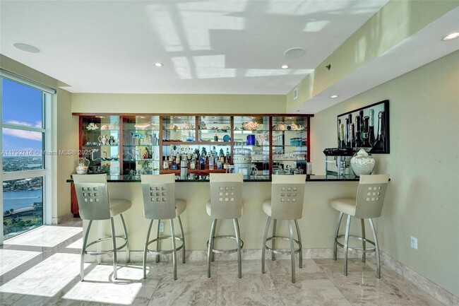 Building Photo - 101 S Fort Lauderdale Beach Blvd