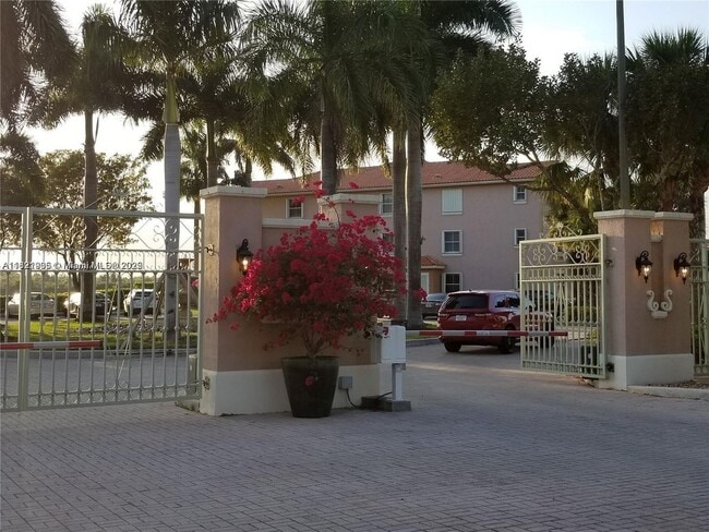 Building Photo - 6540 NW 114th Ave