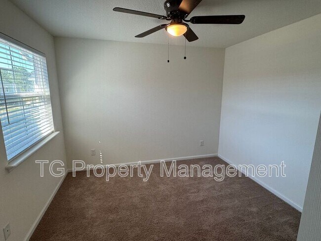 Building Photo - 9877 Fiddleback Ln