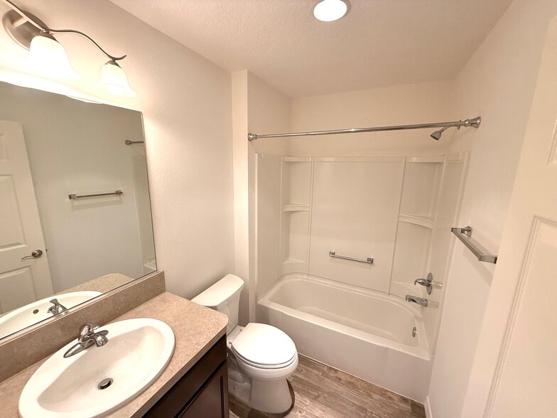 Bathroom - 11190 Hess Way