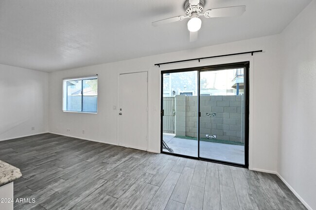 Building Photo - 1321 N 84th Pl