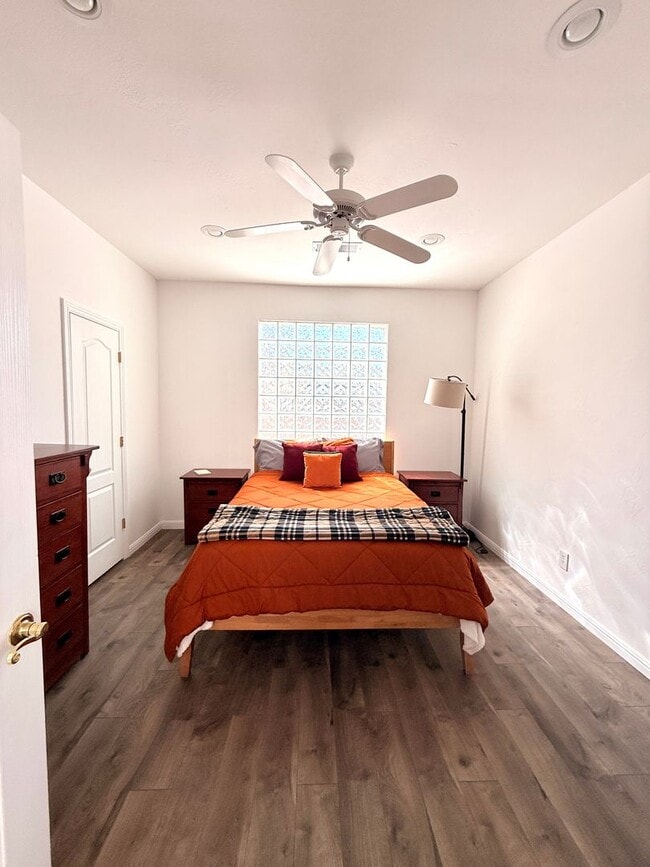 Building Photo - NE HEIGHTS