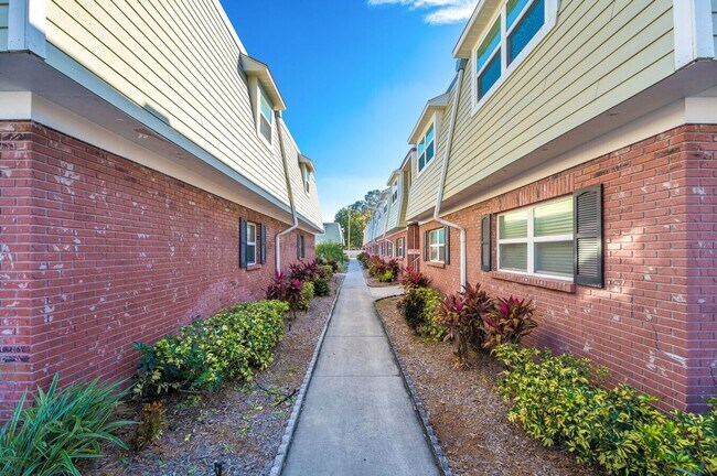 Building Photo - 13215 Bunn Cir