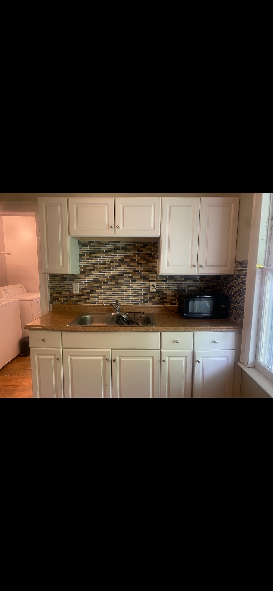 Building Photo - 21 Haendel St