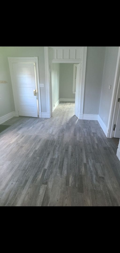 Building Photo - 4 Bed, 2 Bath/Remodled