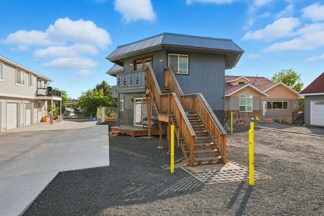 Building Photo - 3118 E Marietta Ave