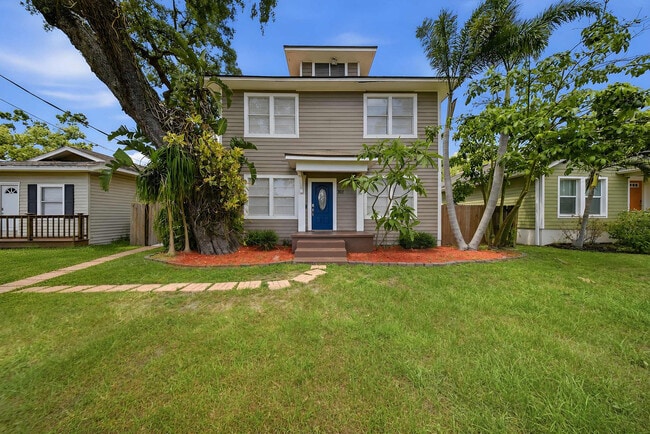 Building Photo - 307 W Haya St
