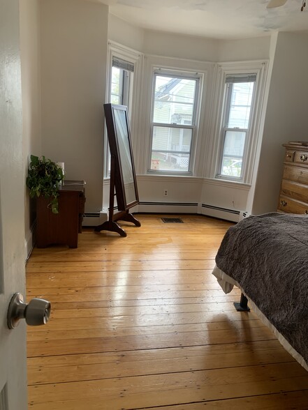 Bedroom - 30 Gardner St