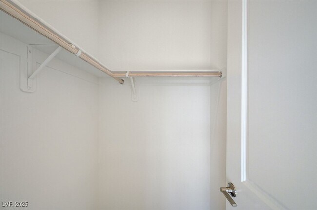 Building Photo - 555 Jerry Bird Ct