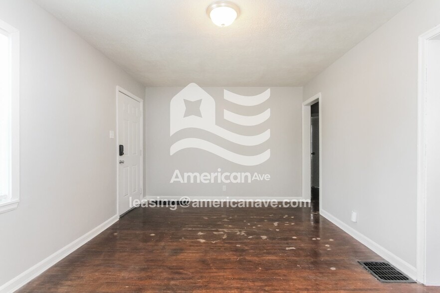 Building Photo - 3415 N Colorado Ave