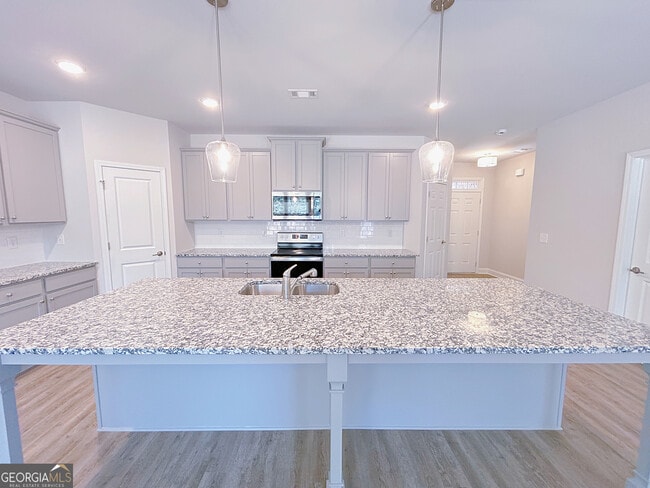 Building Photo - 2586 Mls Cmn Dr