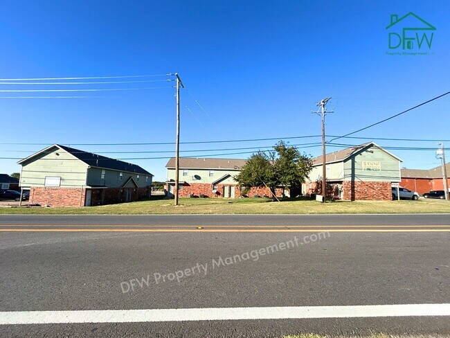 Building Photo - 2-Bed, 1.5-Bath Townhome in Celina ISD — W/D Connections