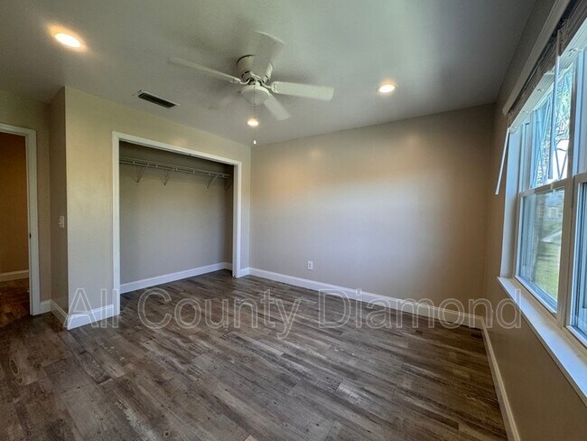 Building Photo - 607 Plantation Ct