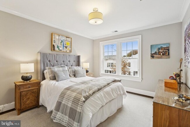 Building Photo - 1724 34th St NW