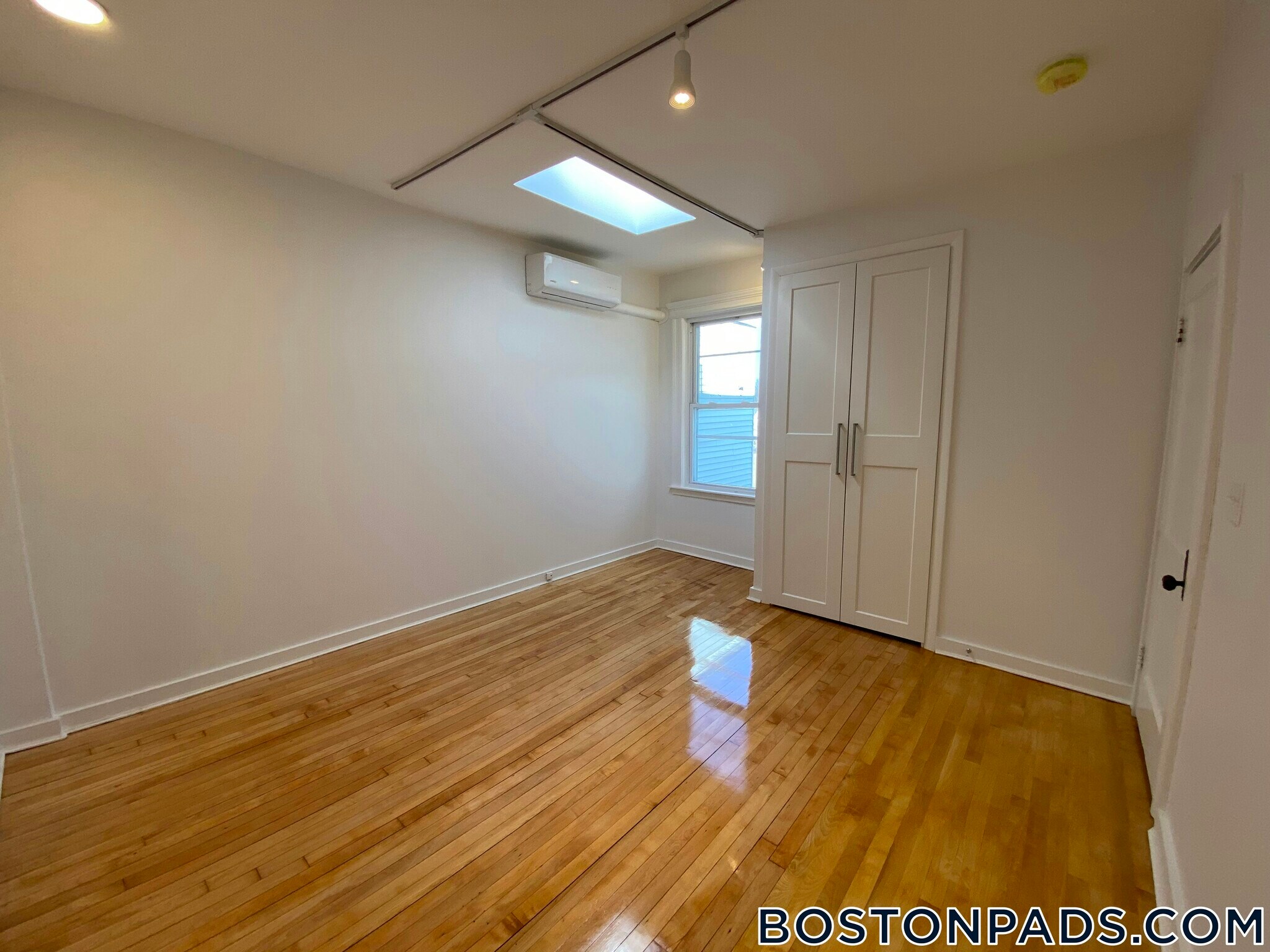 Building Photo - 229 Harvard St