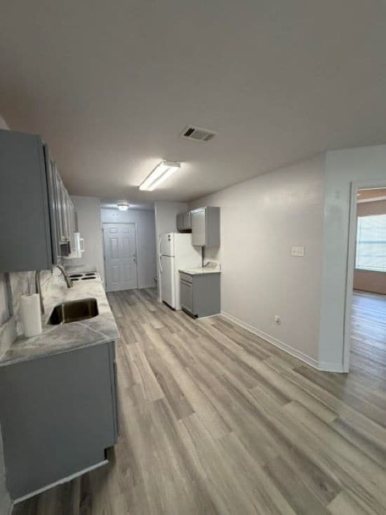 Building Photo - 15149 Deer Creek Dr