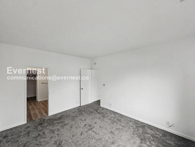 Building Photo - 1424 Market St