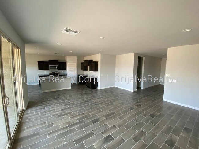 Building Photo - Newer 4 BR Home in Sahuarita for Rent **MO...