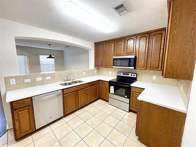 Building Photo - 10068 Wake Bridge Dr