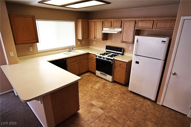 Building Photo - 425 Don Fernando Circle