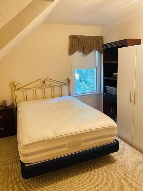 Building Photo - 38 Russell Rd