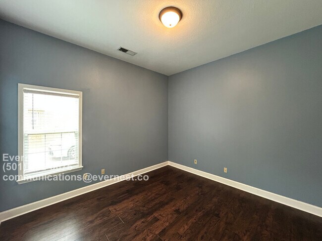 Building Photo - 9501 William Little Dr