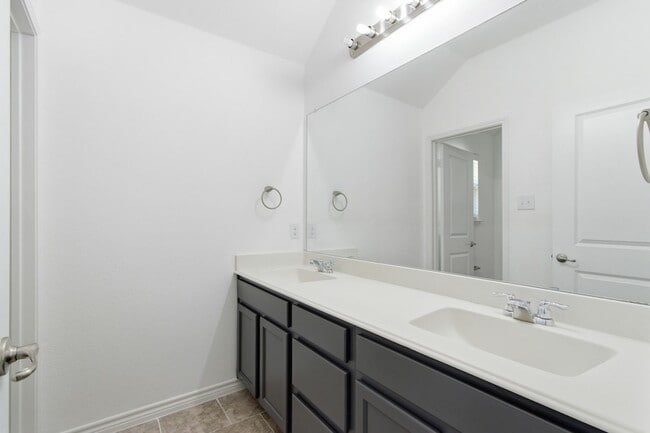 Building Photo - 11300 Hubbard Creek Dr
