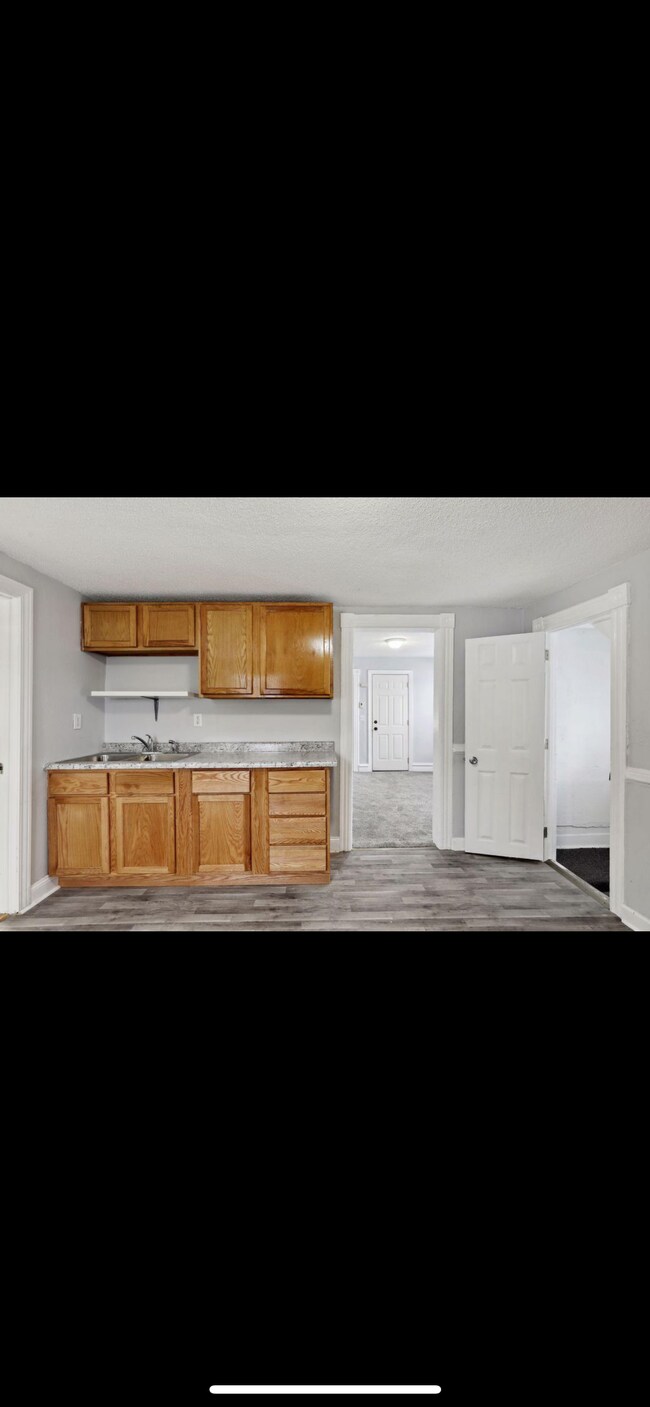 Building Photo - 1060 Arcade St