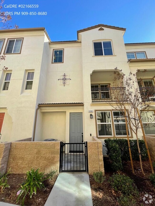 Building Photo - PRICE LOWERED! Mira Loma 3 Bedroom Home