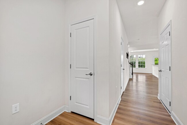 Building Photo - Spacious 3-Bedroom Townhome in Durham!